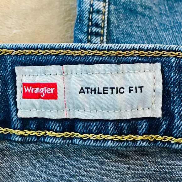 Wrangler Athletic Fit 32/32 Men’s Jeans RN# 130273 - Picture 10 of 13